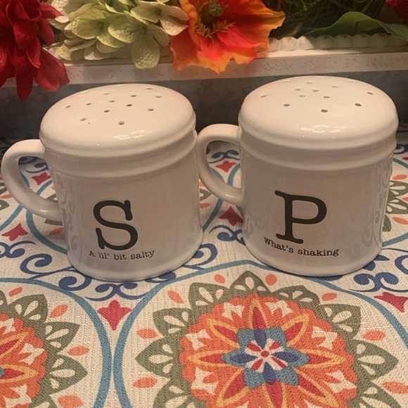 Mud Pie salt and pepper shakers - Picture 2 of 6